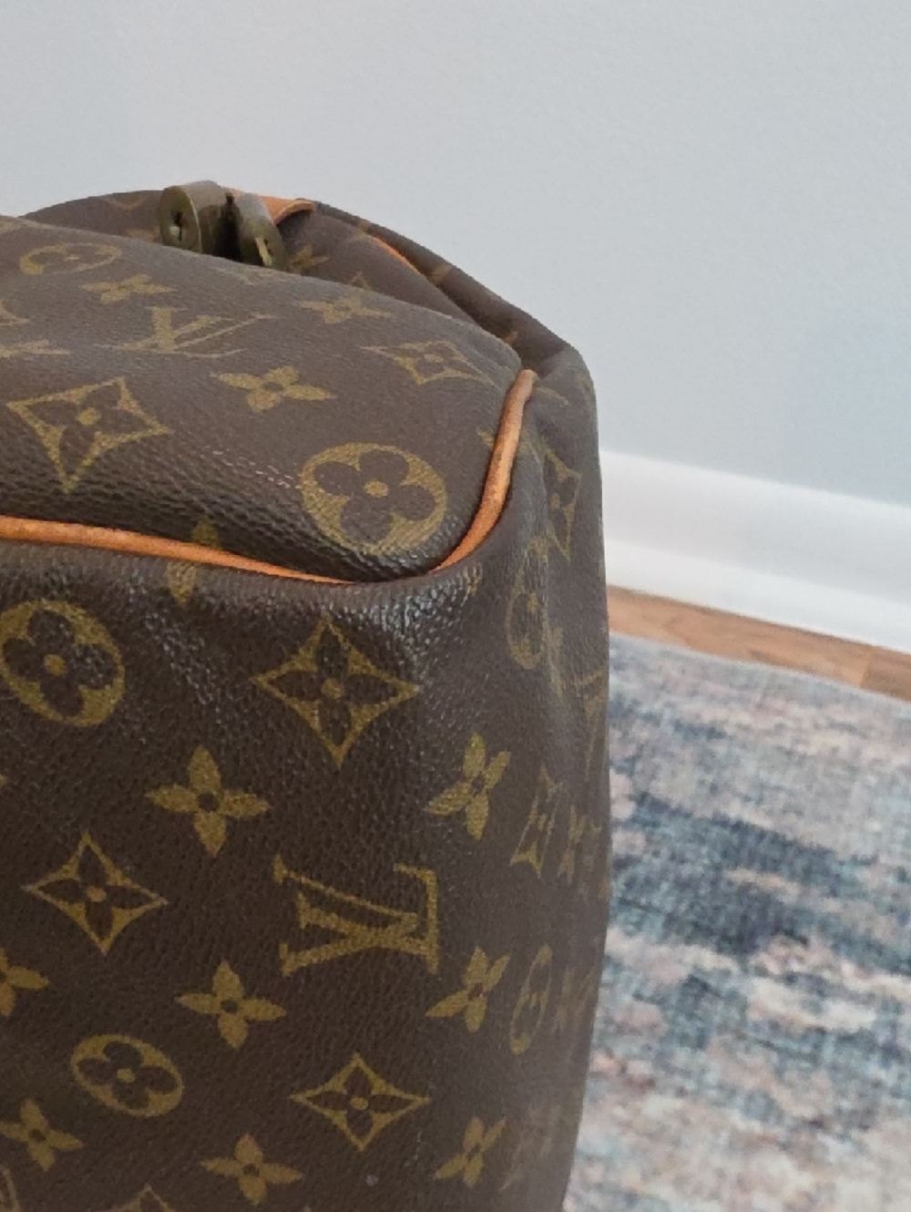 Impeccable Vintage Louis Vuitton Speedy 35 Monogram Satchel - Picture 8 of 15